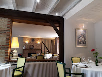 Atmosphère du Restaurant gastronomique Au Vieux Pressoir - Maison Gublin à Mesnil-Saint-Père - n°5