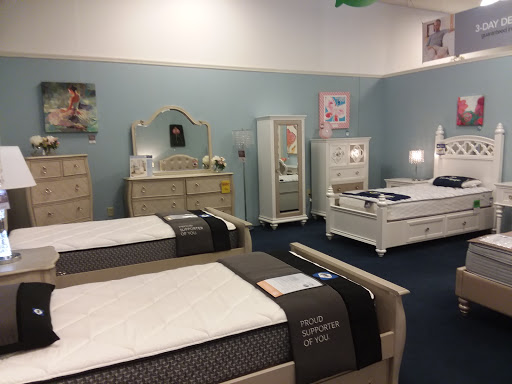 Furniture Store «Raymour & Flanigan Furniture and Mattress Store», reviews and photos, 3367 Brunswick Pike, Lawrenceville, NJ 08648, USA