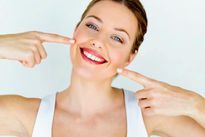 Burleigh Dentistry & Implants: Burleigh Heads image