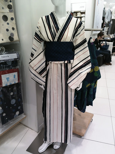 Stores to buy women's kimonos Moscow