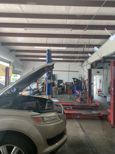 Auto Repair Shop «Meineke Car Care Center», reviews and photos, 1301 S Woodland Blvd, DeLand, FL 32720, USA