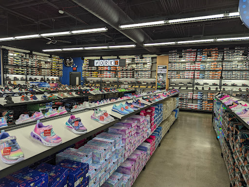 Shoe Store «SKECHERS Factory Outlet», reviews and photos, 5173 Factory Shops Blvd #850, Ellenton, FL 34222, USA