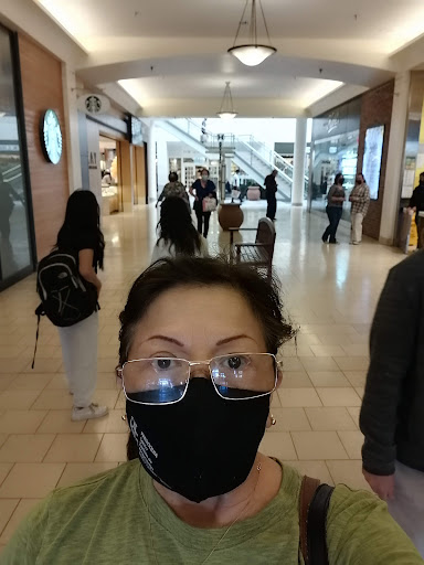 Clothing Store «H&M», reviews and photos, 397 E Sailer Dr, San Mateo, CA 94403, USA