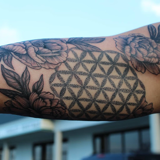 Tattoo Shop «Tiger Lotus Tattoo and Piercing», reviews and photos, 17230 S Tamiami Trail, Fort Myers, FL 33908, USA