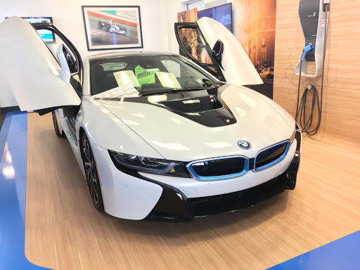 BMW Dealer «Thompson BMW», reviews and photos