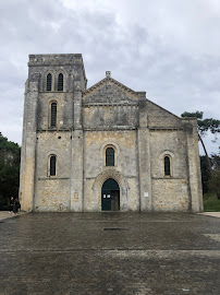 Basilique Notre-Dame-de-la-Fin-des-Terres de Soulac-sur-Mer du Restaurant français La Table Médocaine à Soulac-sur-Mer - n°1