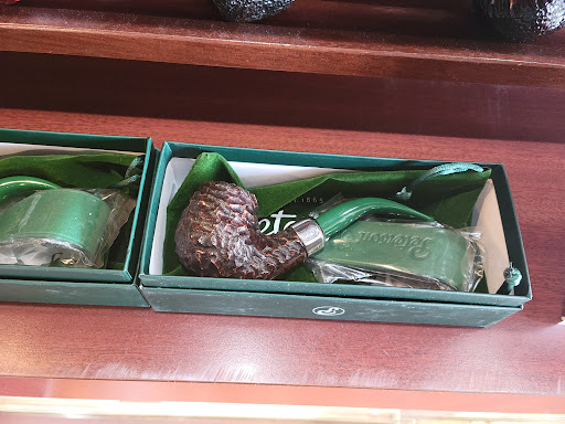 Tobacco Shop «Old Virginia Tobacco Co», reviews and photos, 5860 Kingstowne Ctr # 160, Alexandria, VA 22315, USA