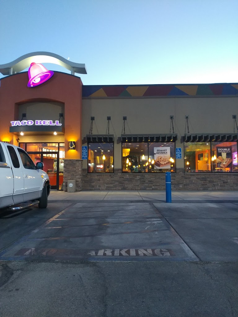 Taco Bell 93215