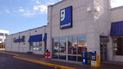 Goodwill Store & Donation Center, 2003 Holiday Dr, Janesville, WI 53545, Thrift Store
