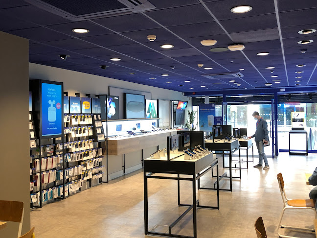 O2 Shop Swansea - Oxford Street - Cell phone store
