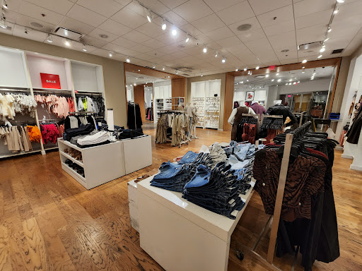 Clothing Store «Express», reviews and photos, 3200 S Las Vegas Blvd, Las Vegas, NV 89109, USA