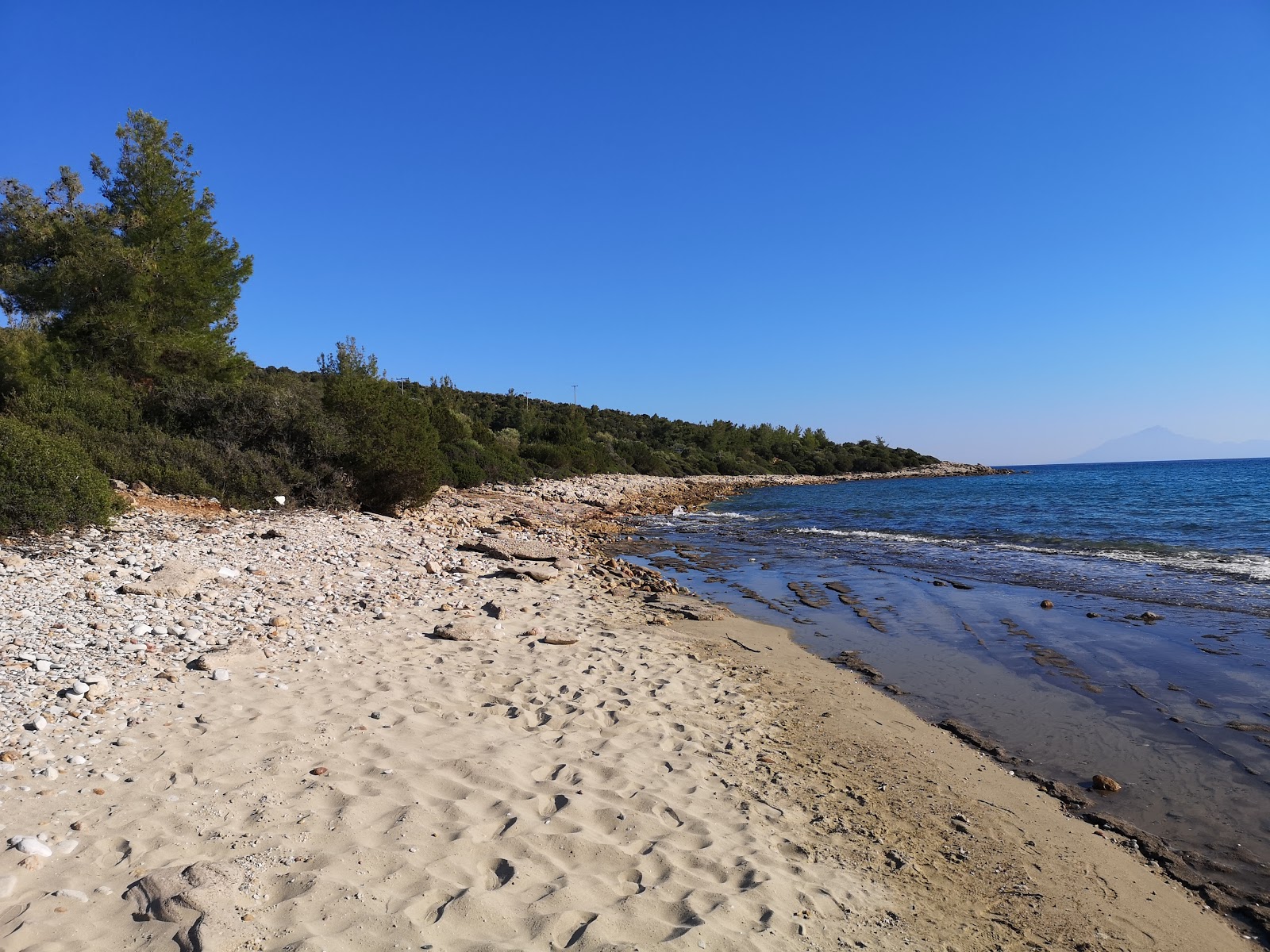 Foto di Pefkaria beach con molto pulito livello di pulizia