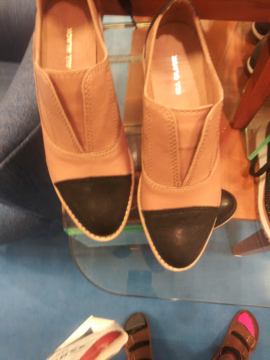 Department Store «Von Maur», reviews and photos, 37700 W 6 Mile Rd, Livonia, MI 48152, USA