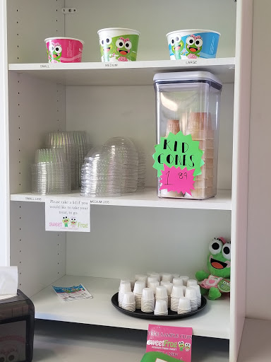 Frozen Yogurt Shop «sweetFrog Premium Frozen Yogurt», reviews and photos, 3911 Union Deposit Rd, Harrisburg, PA 17109, USA