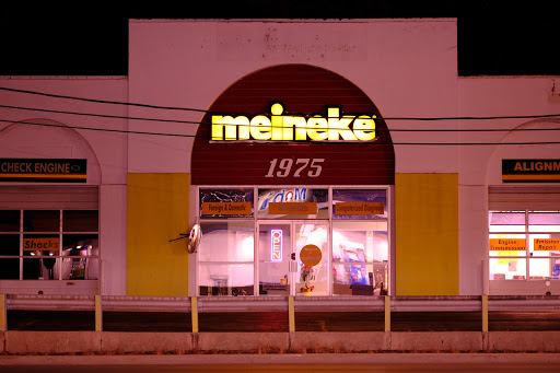 Auto Repair Shop «Meineke Car Care Center», reviews and photos, 1975 Green Bay Rd, Evanston, IL 60201, USA