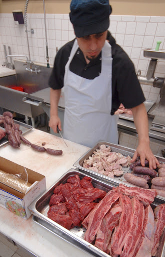 Butcher Shop «El Mercado - Market - Butcher - Empanadas», reviews and photos, 3767 N Southport Ave, Chicago, IL 60613, USA