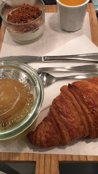 Croissant du Restaurant servant le petit-déjeuner The Hardware Société à Paris - n°18