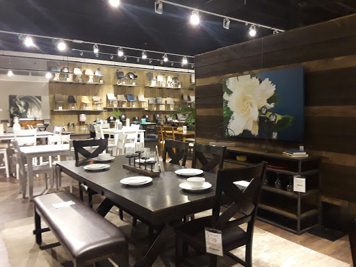 Furniture Store «Living Spaces - Glendale, AZ», reviews and photos, 6767 W Bell Rd, Glendale, AZ 85308, USA