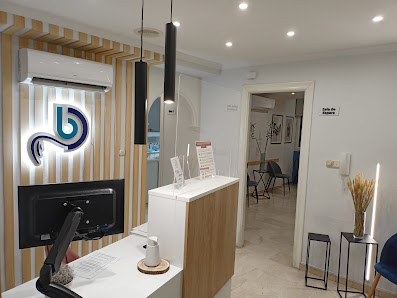 BALLESTEROS DE LA PUERTA, CLÍNICA DENTAL - DENTISTA GRANADA Av. de Dílar, 27, 1º, Zaidín, 18007 Granada, España