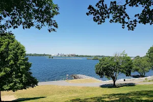 Lake Ontario Park image