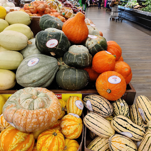 Shopping Mall «Aquidneck Shopping Centre», reviews and photos, 77 E Main Rd, Middletown, RI 02842, USA