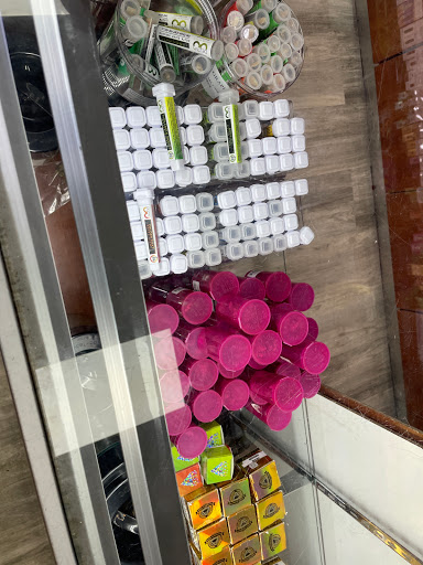 Tobacco Shop «METROWEST SMOKE SHOP ECIGARETTE», reviews and photos, 2434 S Kirkman Rd, Orlando, FL 32811, USA