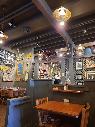 American Restaurant «Cracker Barrel Old Country Store», reviews and photos, 3415 Colonnade Pkwy, Birmingham, AL 35243, USA