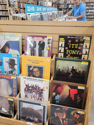 Book Store «Half Price Books», reviews and photos, 1328 Butterfield Rd, Downers Grove, IL 60515, USA