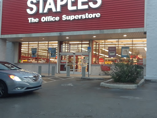Office Supply Store «Staples», reviews and photos, 11806 Bruce B Downs Blvd, Tampa, FL 33612, USA