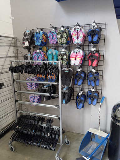 Thrift Store «Goodwill Ocala Superstore Adjacent to Paddock Mall», reviews and photos, 2830 SW 27th Ave, Ocala, FL 34471, USA