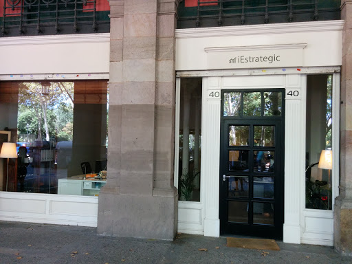 Información y opiniones sobre iEstrategic de Barcelona
