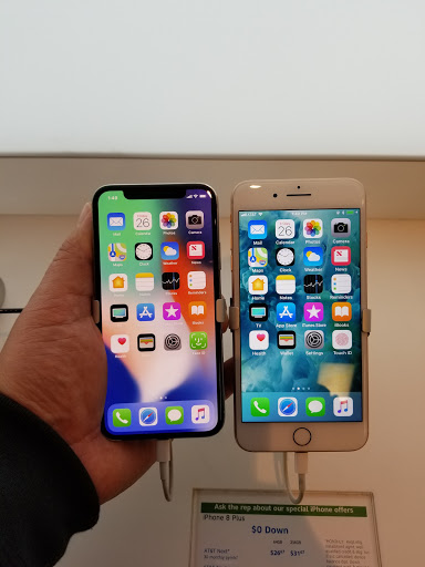 Cell Phone Store «AT&T», reviews and photos, 59 Skokie Valley Rd, Highland Park, IL 60035, USA