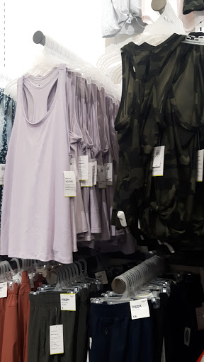 Clothing Store «Old Navy», reviews and photos, 1400 Willowbrook Mall, Wayne, NJ 07470, USA