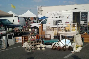 Long Beach Antique Market image