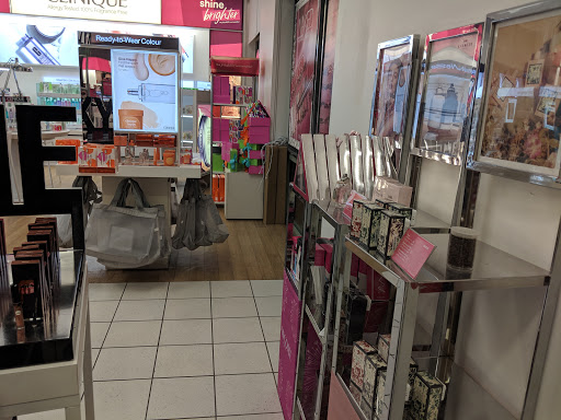 Hair Salon «Ulta Beauty», reviews and photos, 1450 N Litchfield Rd, Goodyear, AZ 85395, USA