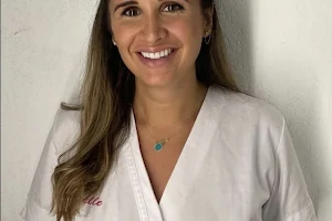 SMILE UP. Dr Anaelle Delouya Orthodontiste Marseille. Chirurgien Dentiste 13011 image