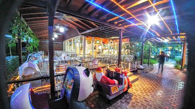 photo of Chiuan-De Rose Garden Restaurant