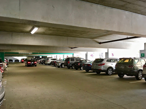 Shopping Mall «Flower Hill Promenade», reviews and photos, 2720 Via De La Valle, Del Mar, CA 92014, USA