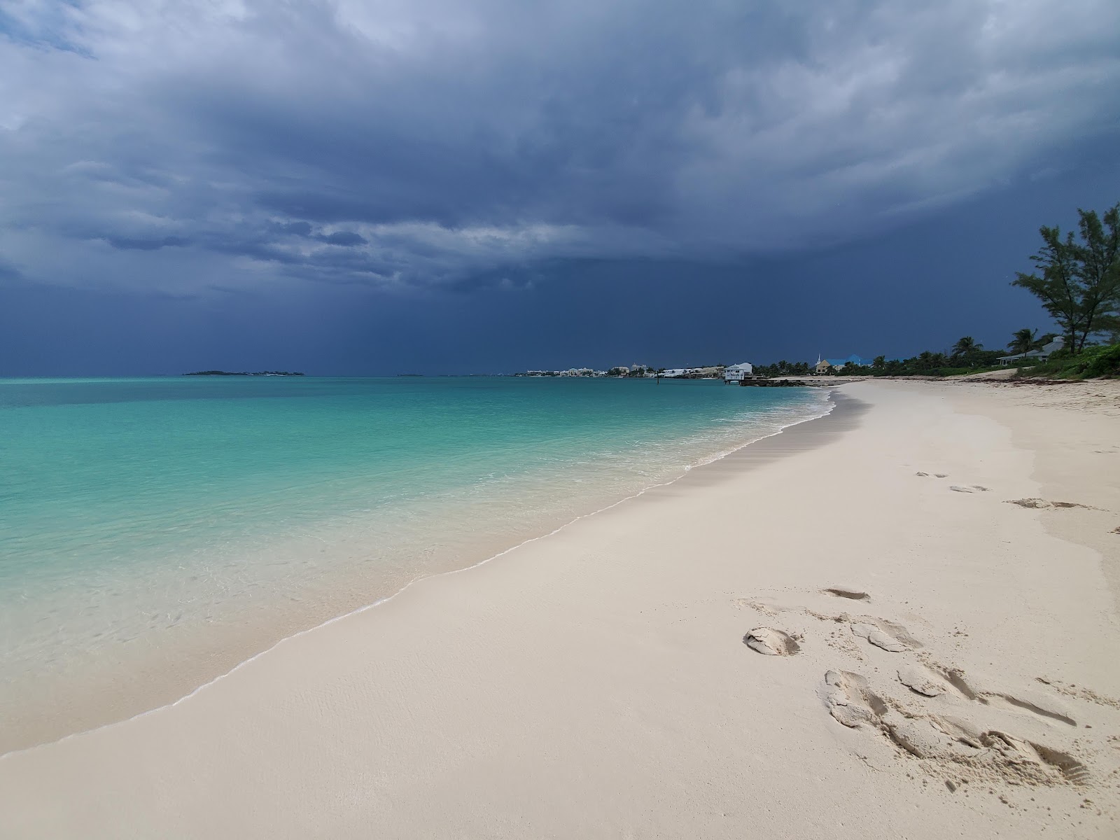 Sandyport beach photo #7