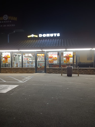 Donut Shop «Yum Yum Donuts», reviews and photos, 320 17th St, Santa Ana, CA 92706, USA