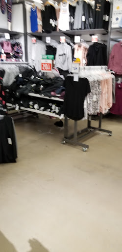 Clothing Store «Old Navy», reviews and photos, 36698 Bayside Outlet Dr, Rehoboth Beach, DE 19971, USA