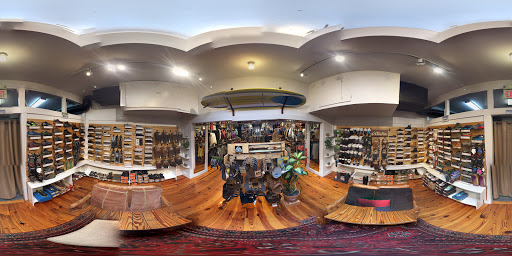 Sporting Goods Store «Half-Moon Outfitters Inc», reviews and photos, 280 King St, Charleston, SC 29401, USA