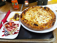 Pizza du Restaurant Melting Pot Food Court à Bagnolet - n°17