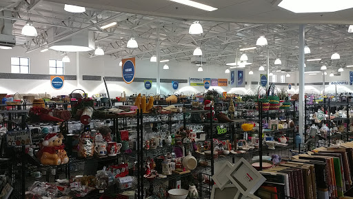 Thrift Store «Happy Valley Goodwill Retail Store & Donation Center», reviews and photos, 1565 W Happy Valley Rd, Phoenix, AZ 85085, USA