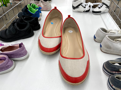 Thrift Store «Goodwill», reviews and photos