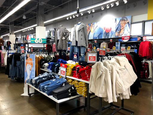 Clothing Store «Old Navy», reviews and photos, 40-24 College Point Blvd, Flushing, NY 11354, USA