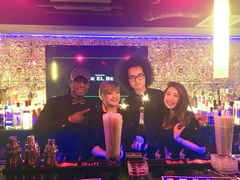 TOP'S MUSIC BAR