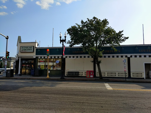Liquor Store «Wollaston Supreme Liquors», reviews and photos, 615 Hancock St, Quincy, MA 02170, USA