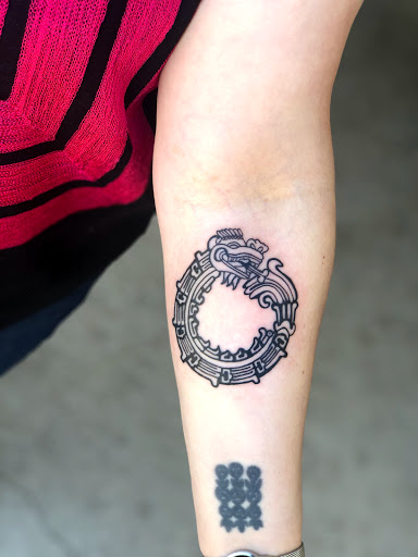 Tattoo Shop «The Tattoo Room», reviews and photos, 2315 Kuehner Dr #111, Simi Valley, CA 93063, USA