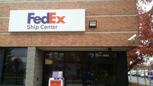 Shipping and Mailing Service «FedEx Ship Center», reviews and photos, 13500 EDS Dr, Herndon, VA 20171, USA